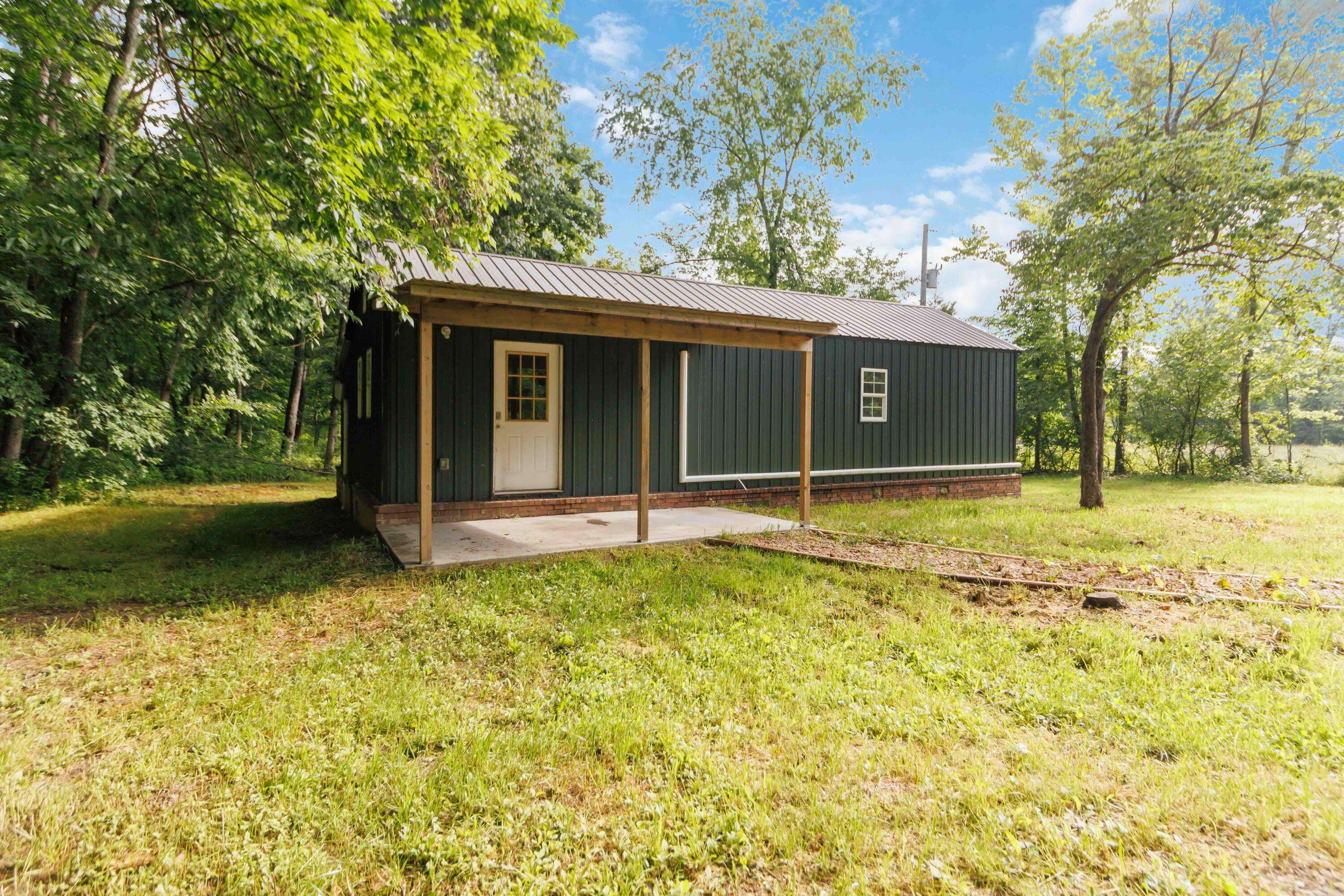 489 Busby LN, Pineville, MO 64856