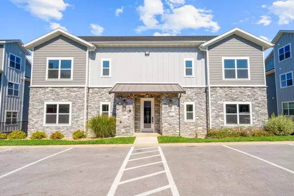 Branson, MO 65616,3010 N Vineyards TER #4