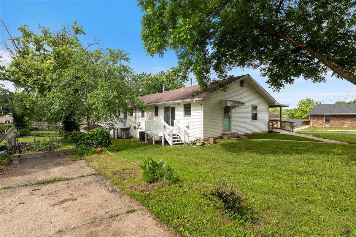 Warsaw, MO 65355,712, 714 Arcadia ST