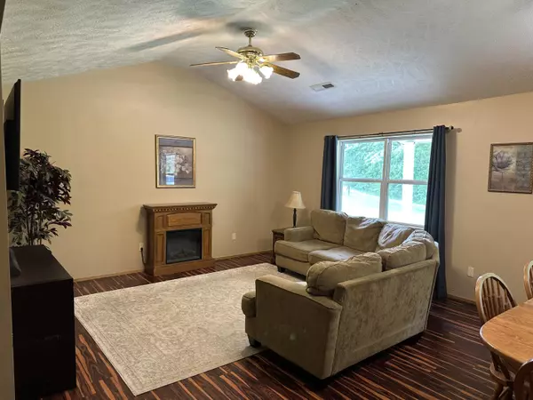 Seymour, MO 65746,5798 State Highway Bb