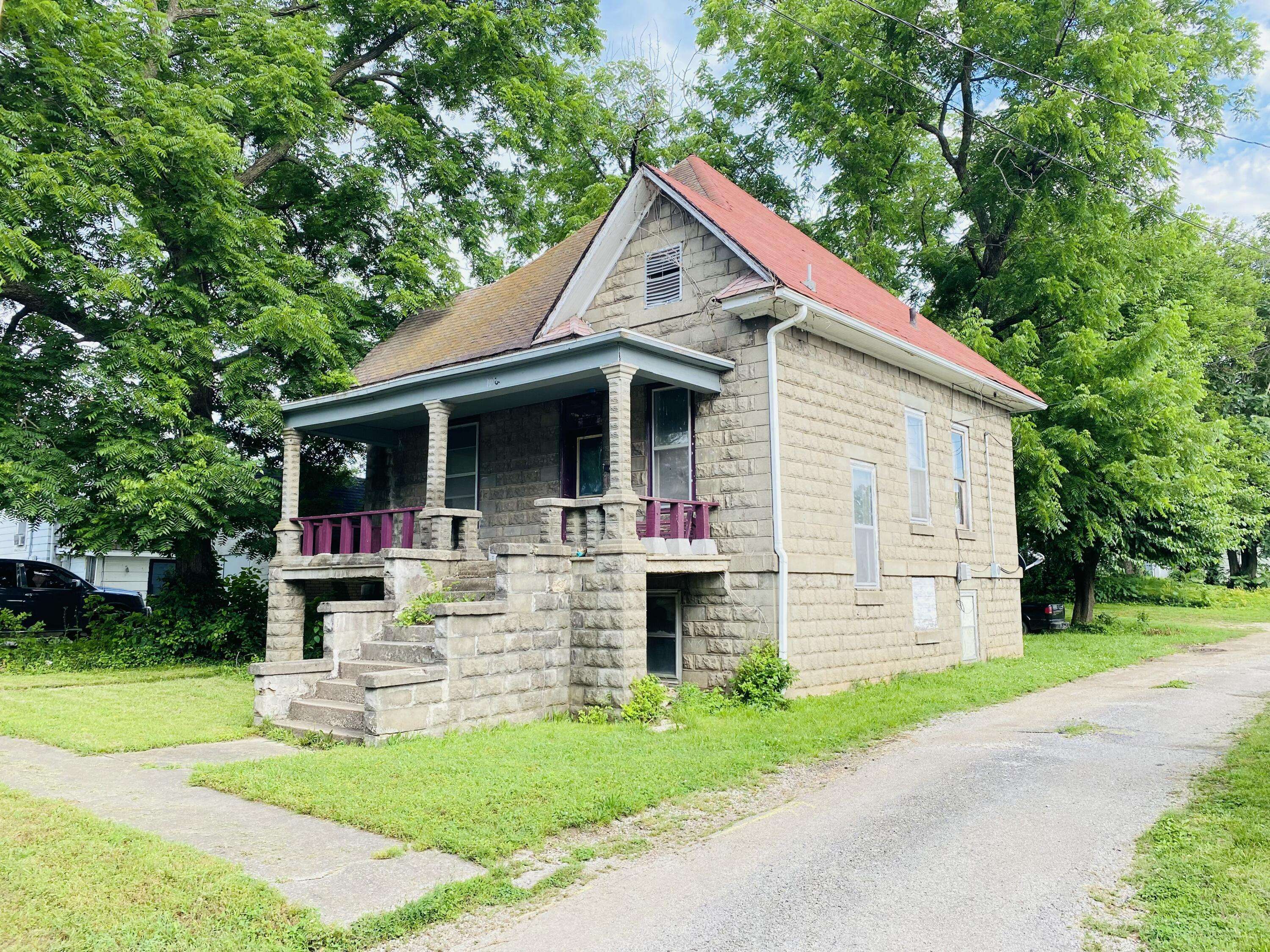 Monett, MO 65708,103 E Dunn ST