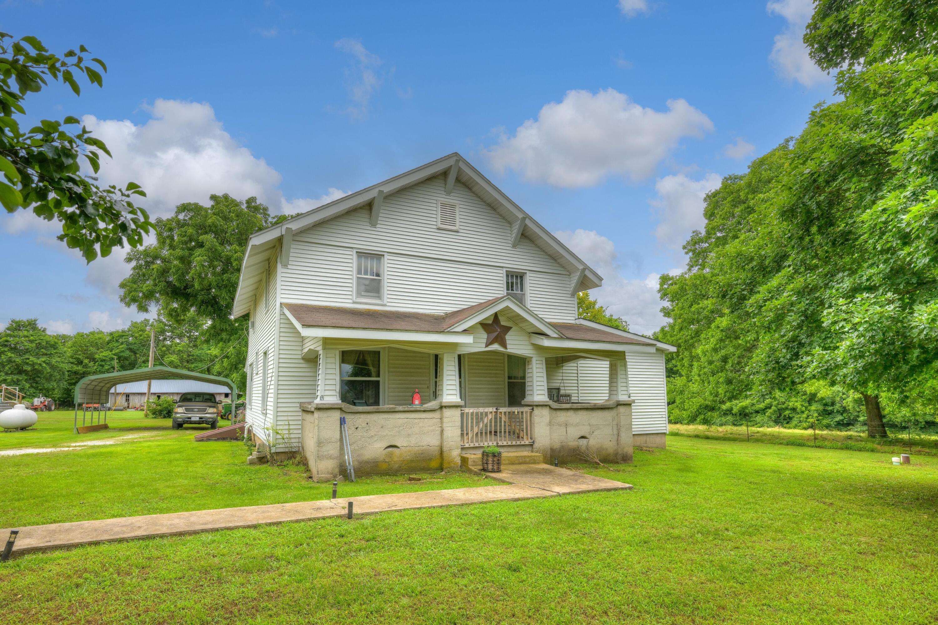 7614 Apple RD, Sarcoxie, MO 64862