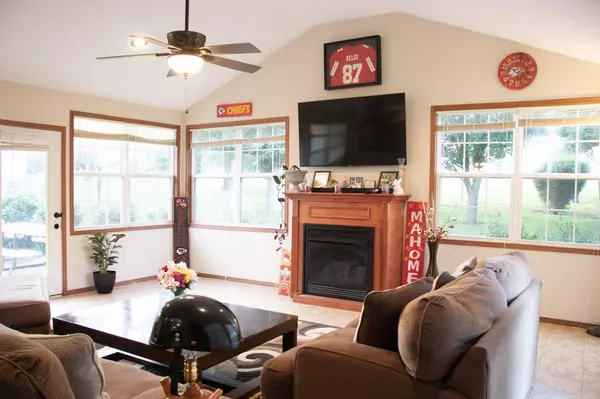 Bolivar, MO 65613,4866 S 155th RD
