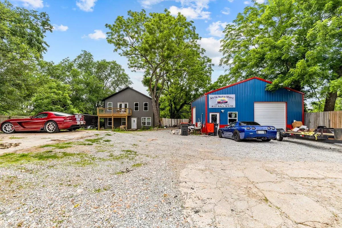 Washburn, MO 65772,331 N Old Wire RD