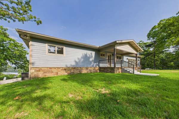 7788 Hwy W, Pontiac, MO 65729