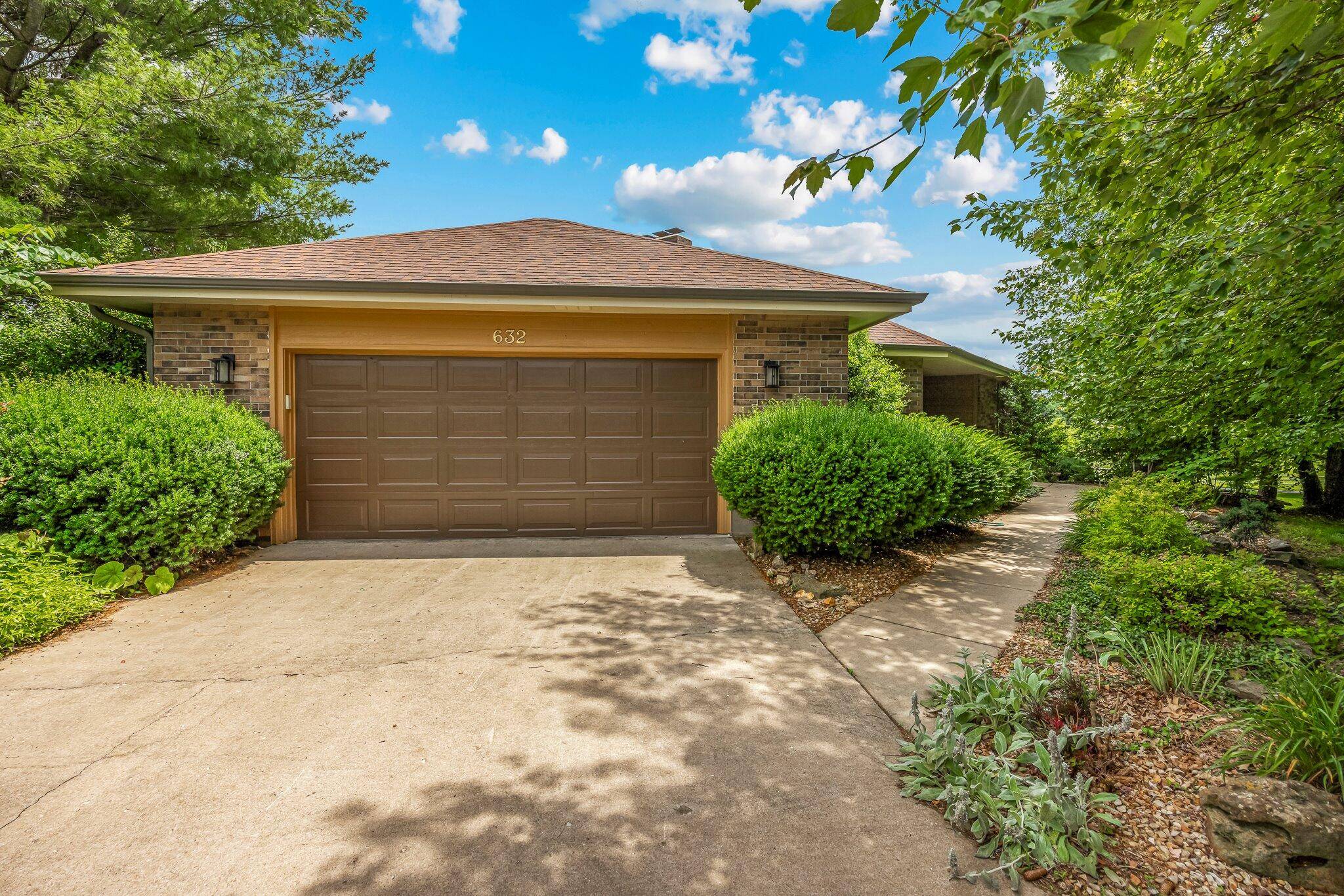 Springfield, MO 65802,632 N Farm Rd 193