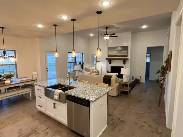 Nixa, MO 65714,921 S Deerfield CT