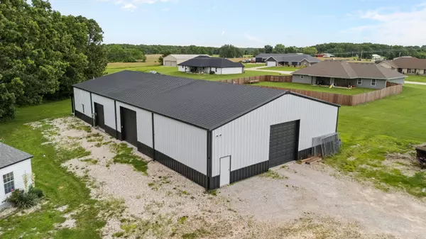 799 Peck Hill RD, Rogersville, MO 65742