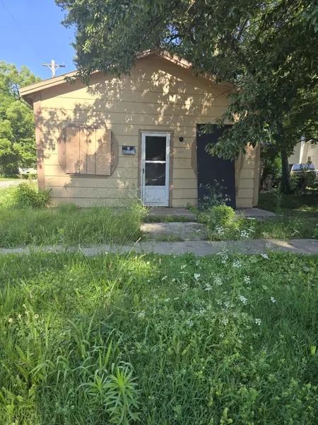 1301 N Rogers AVE, Springfield, MO 65802