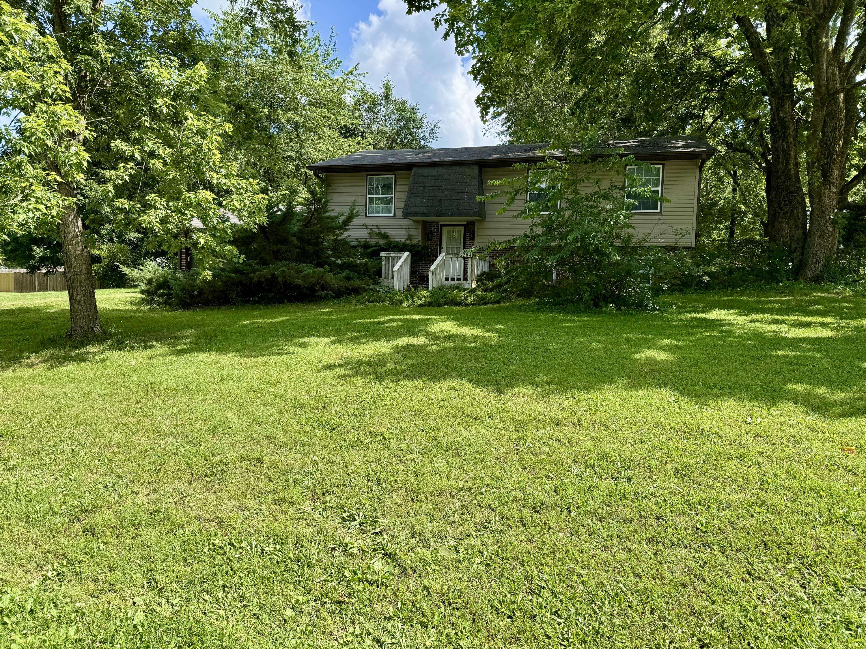 2204 Lambe AVE, West Plains, MO 65775