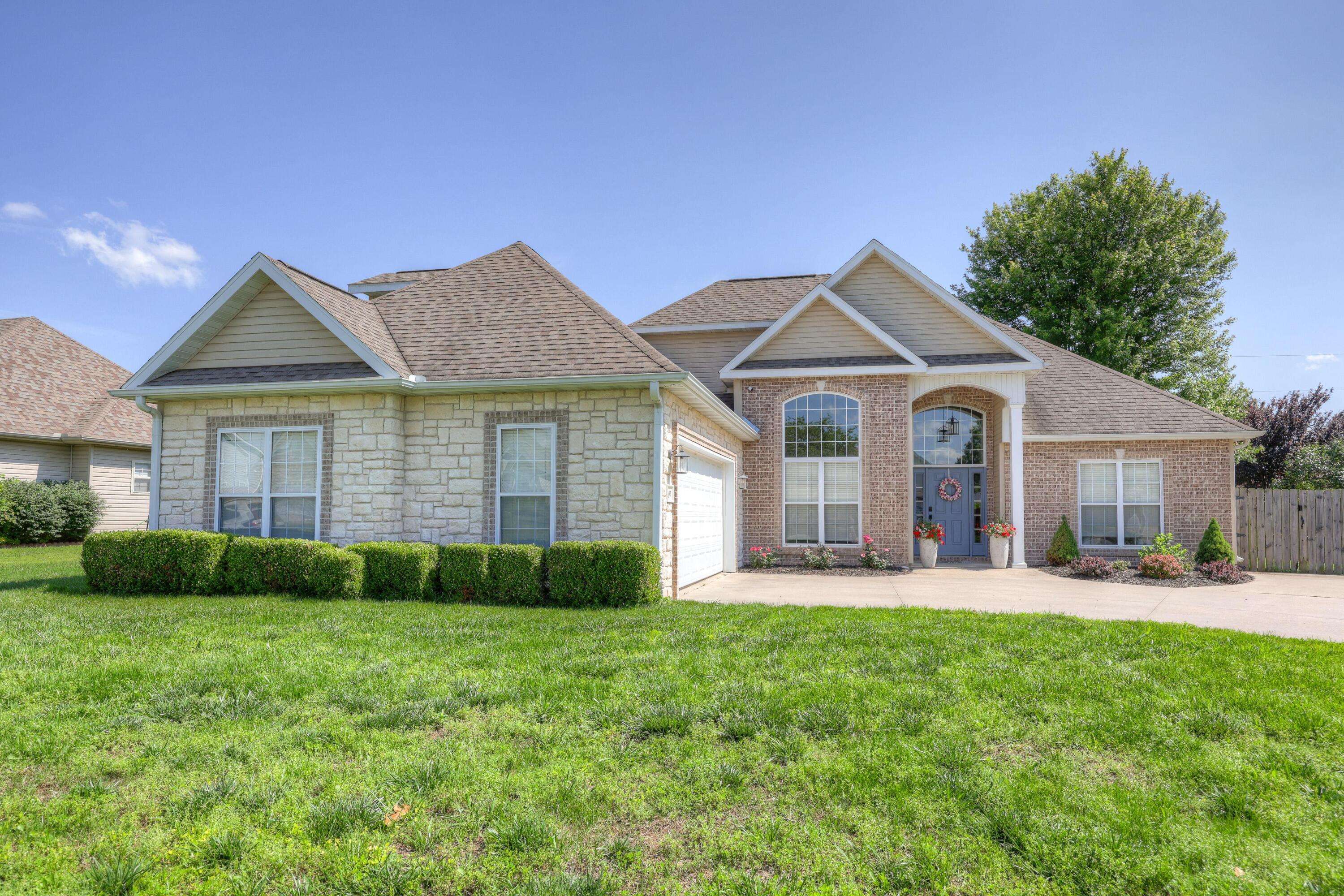 108 Justin BLVD, Webb City, MO 64870