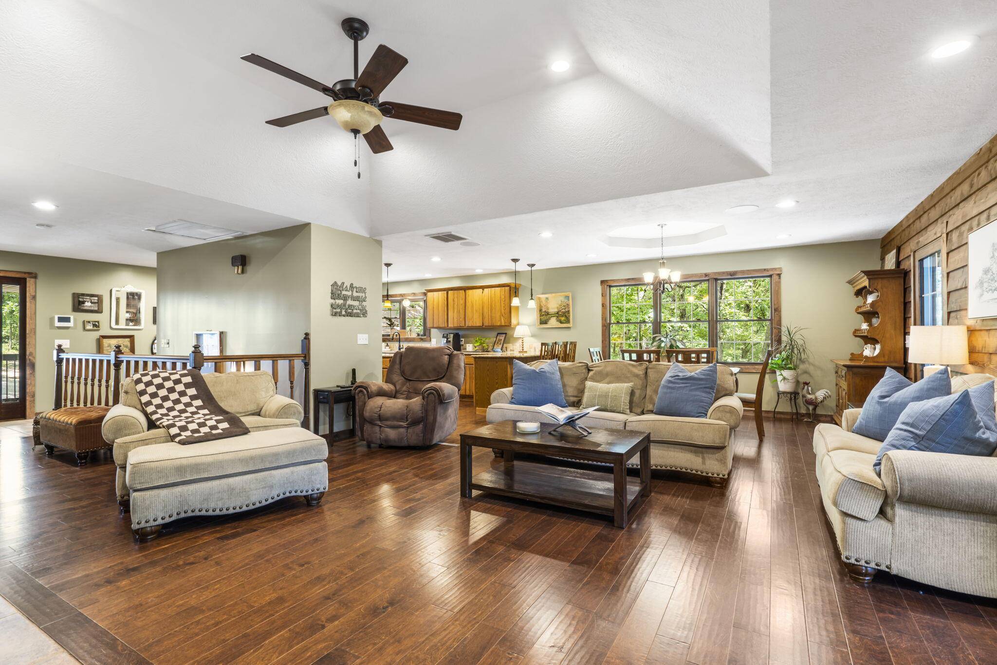 Ozark, MO 65721,1924 Stargrass RD