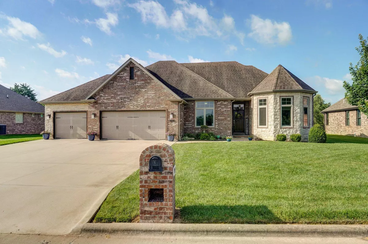 Nixa, MO 65714,914 W Lorenza DR