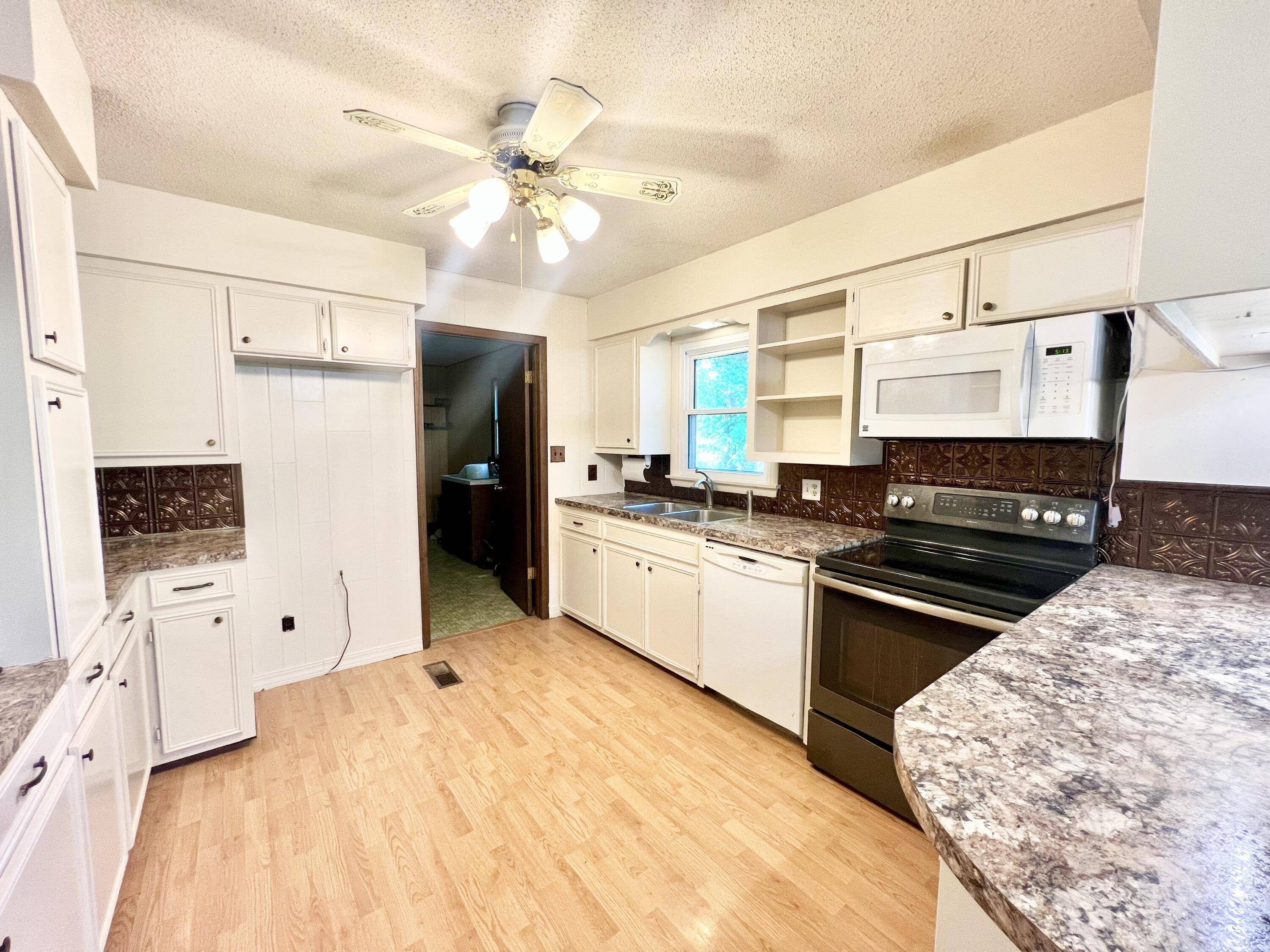 Moody, MO 65777,12450 County Road 6810