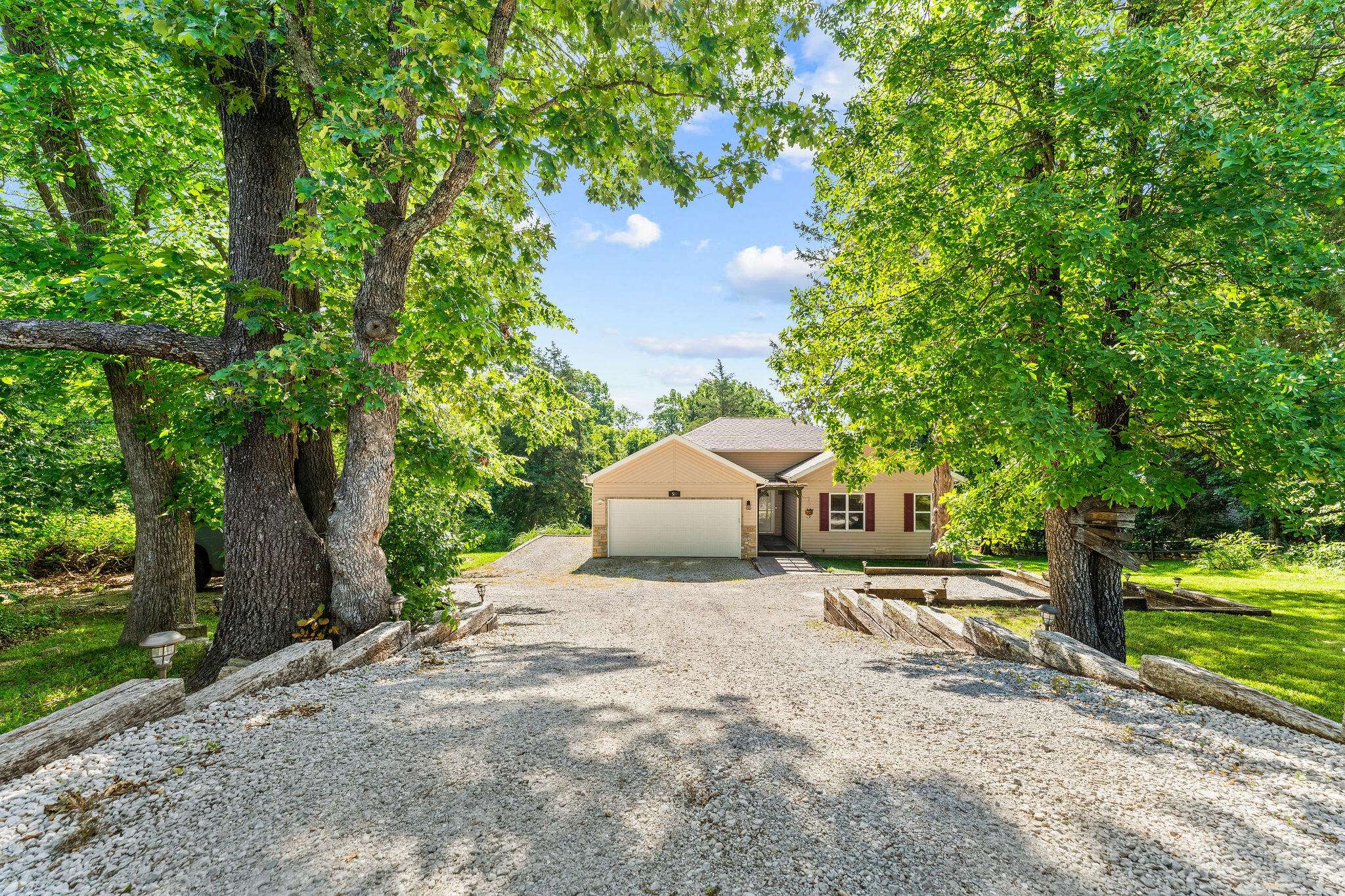 519 Iowa Colony RD, Hollister, MO 65672