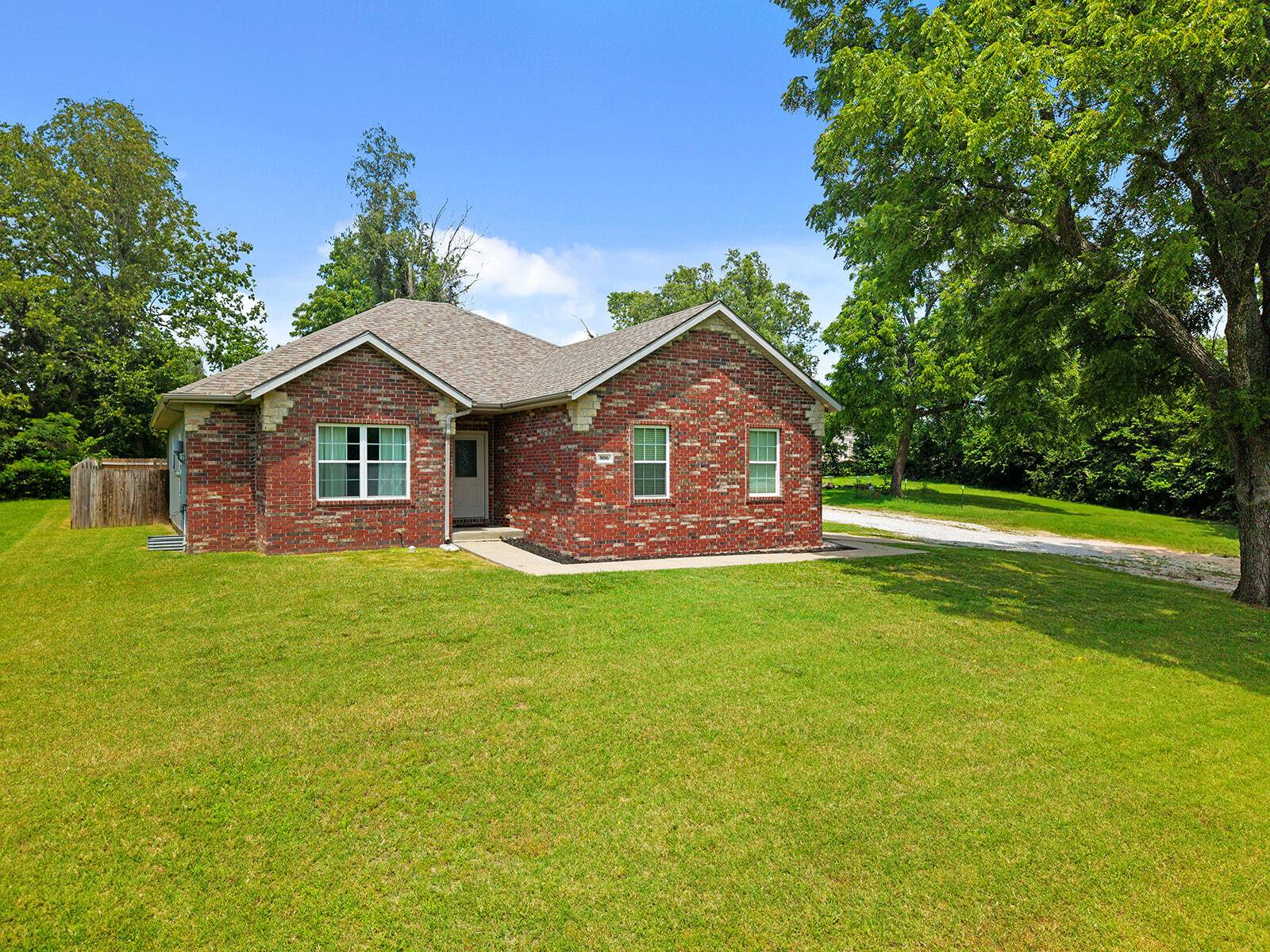 Ash Grove, MO 65604,806 E Grant ST