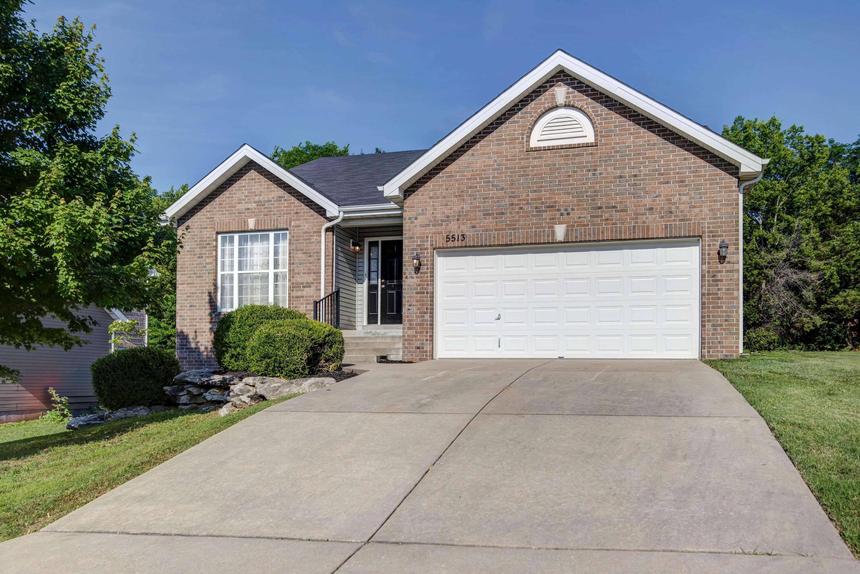 5513 S Faust AVE, Springfield, MO 65810