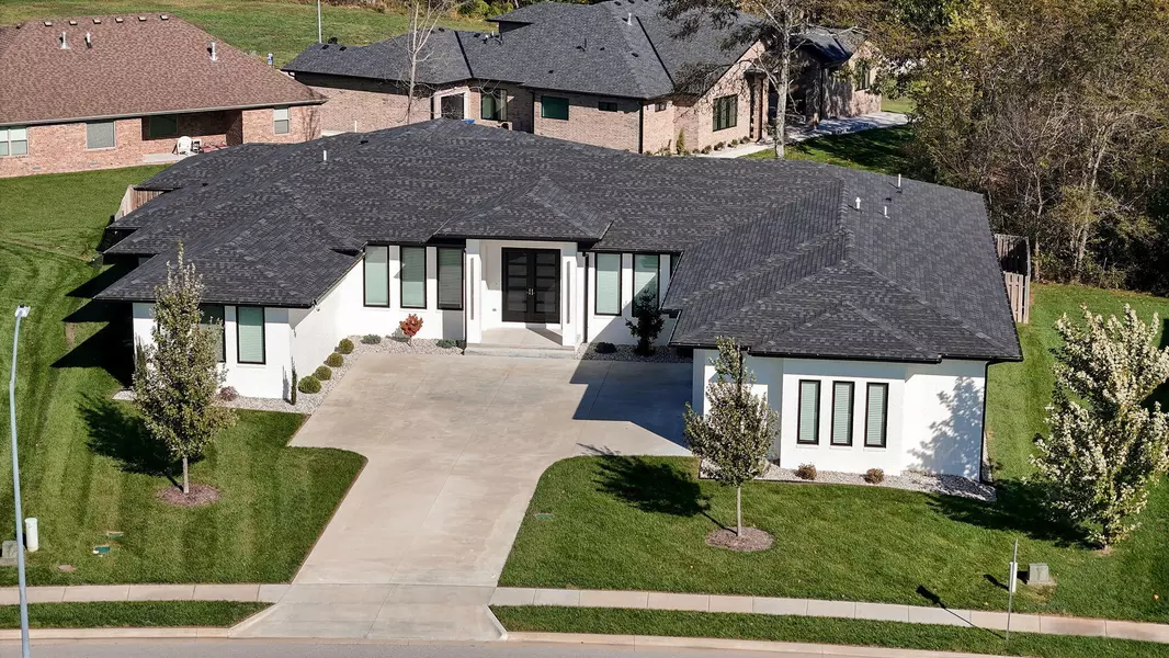 208 N Glengary DR, Nixa, MO 65714