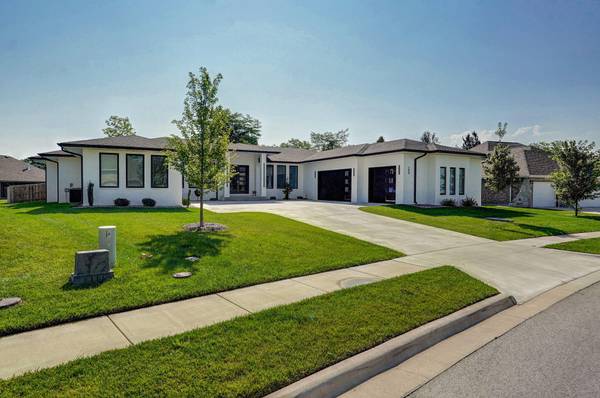 208 N Glengary DR, Nixa, MO 65714