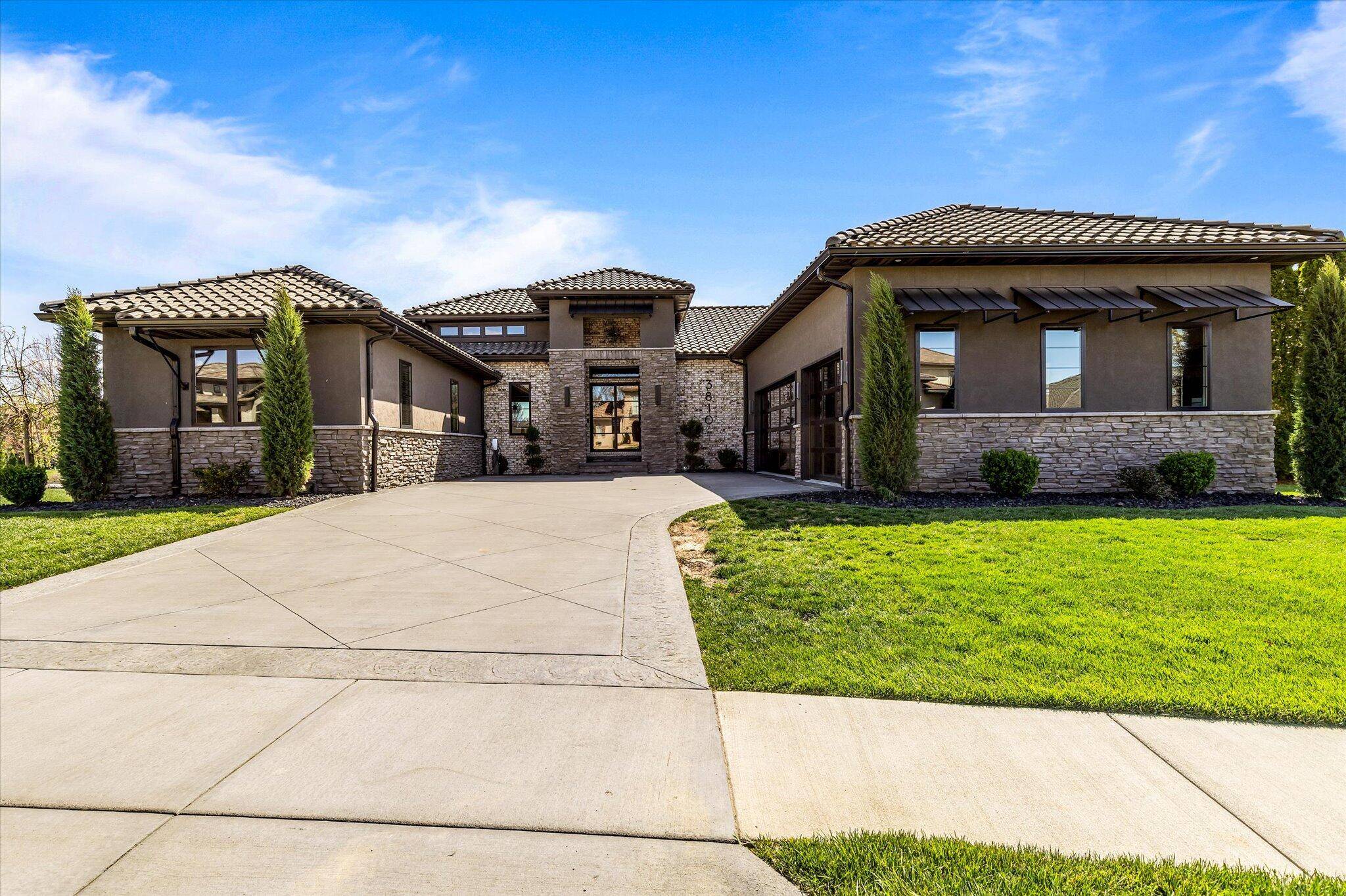 3810 E Knollwood DR, Ozark, MO 65721