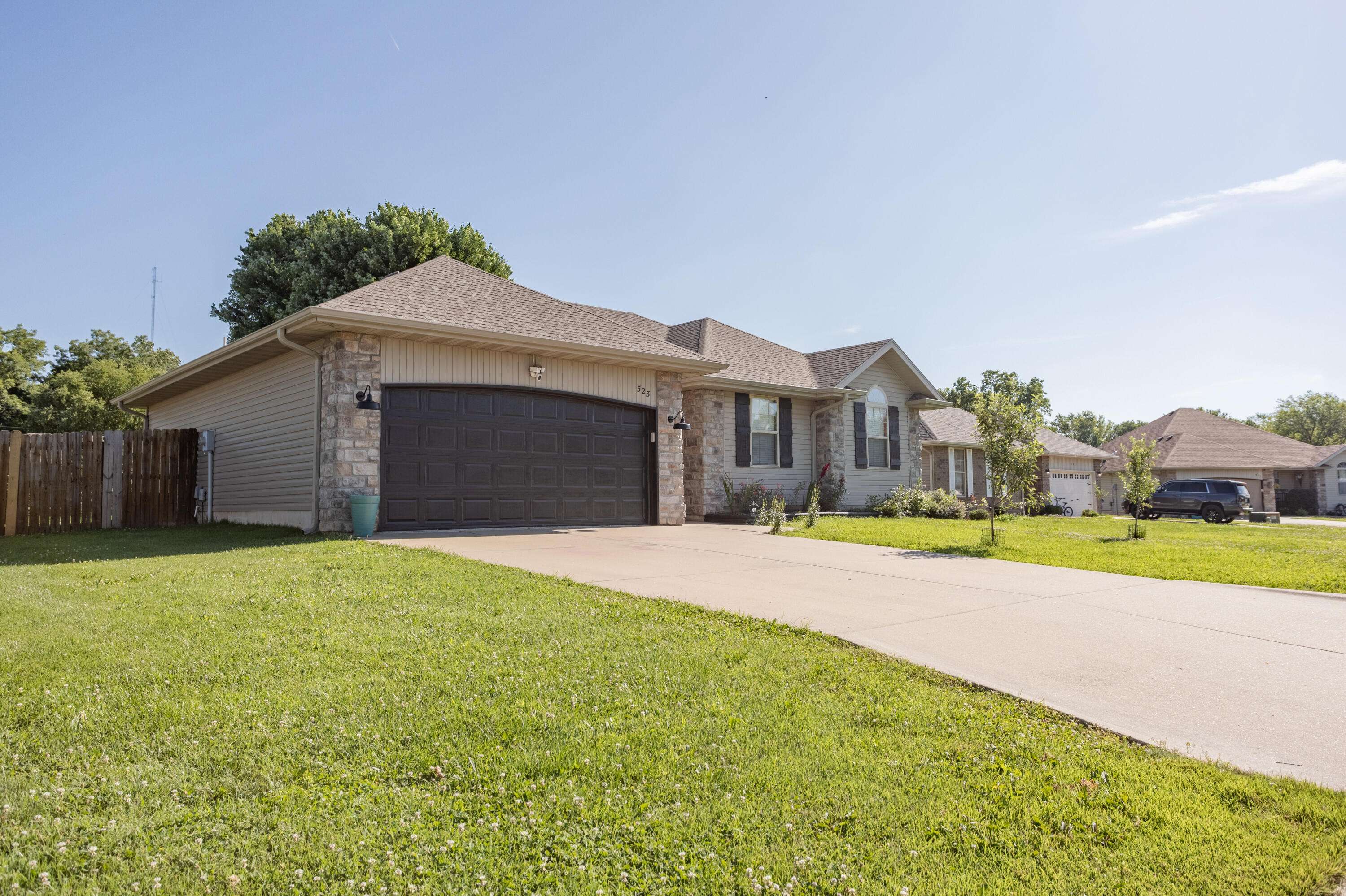 523 W Logan ST, Republic, MO 65738