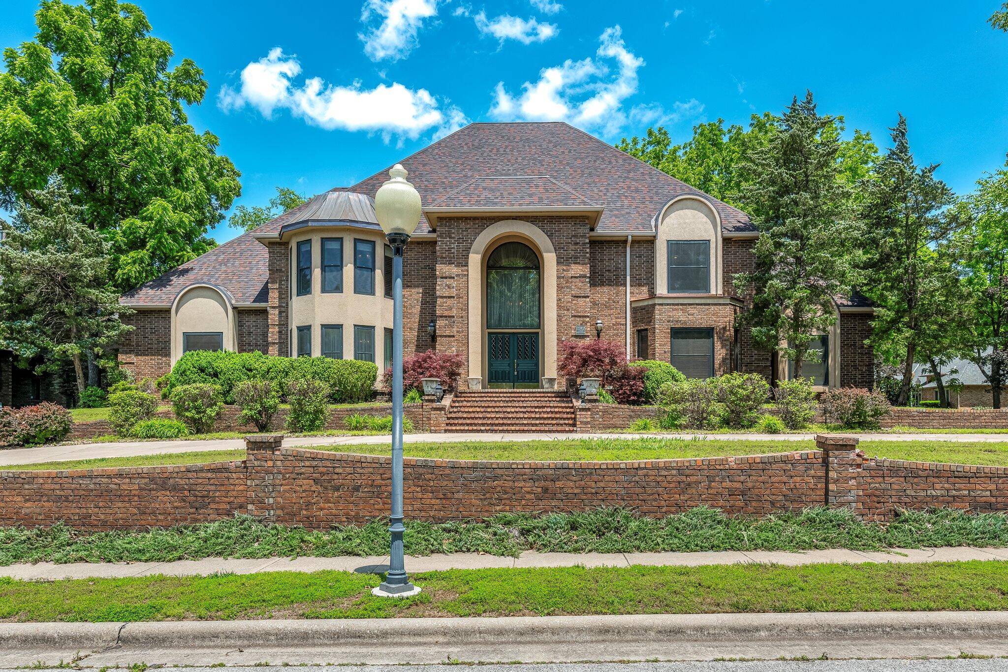 2347 E Nottingham ST, Springfield, MO 65804