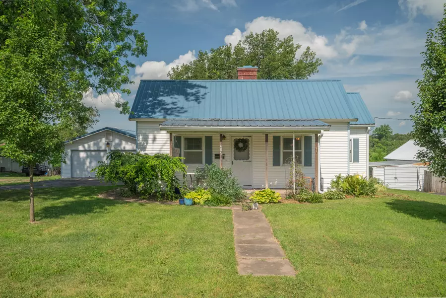 407 N Pine ST, Pierce City, MO 65723