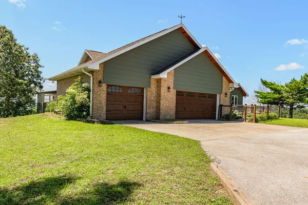 Cape Fair, MO 65624,10620 W State Highway 76