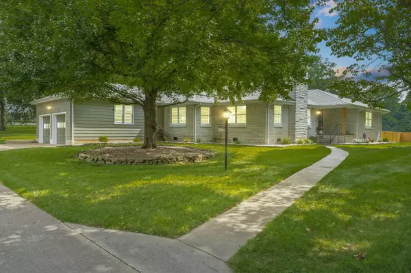 1471 E Bennett ST, Springfield, MO 65804