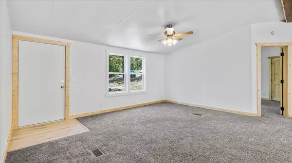 Isabella, MO 65676,136 Perry RD