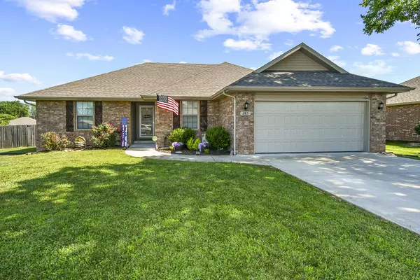 285 Towne Loop, Marshfield, MO 65706