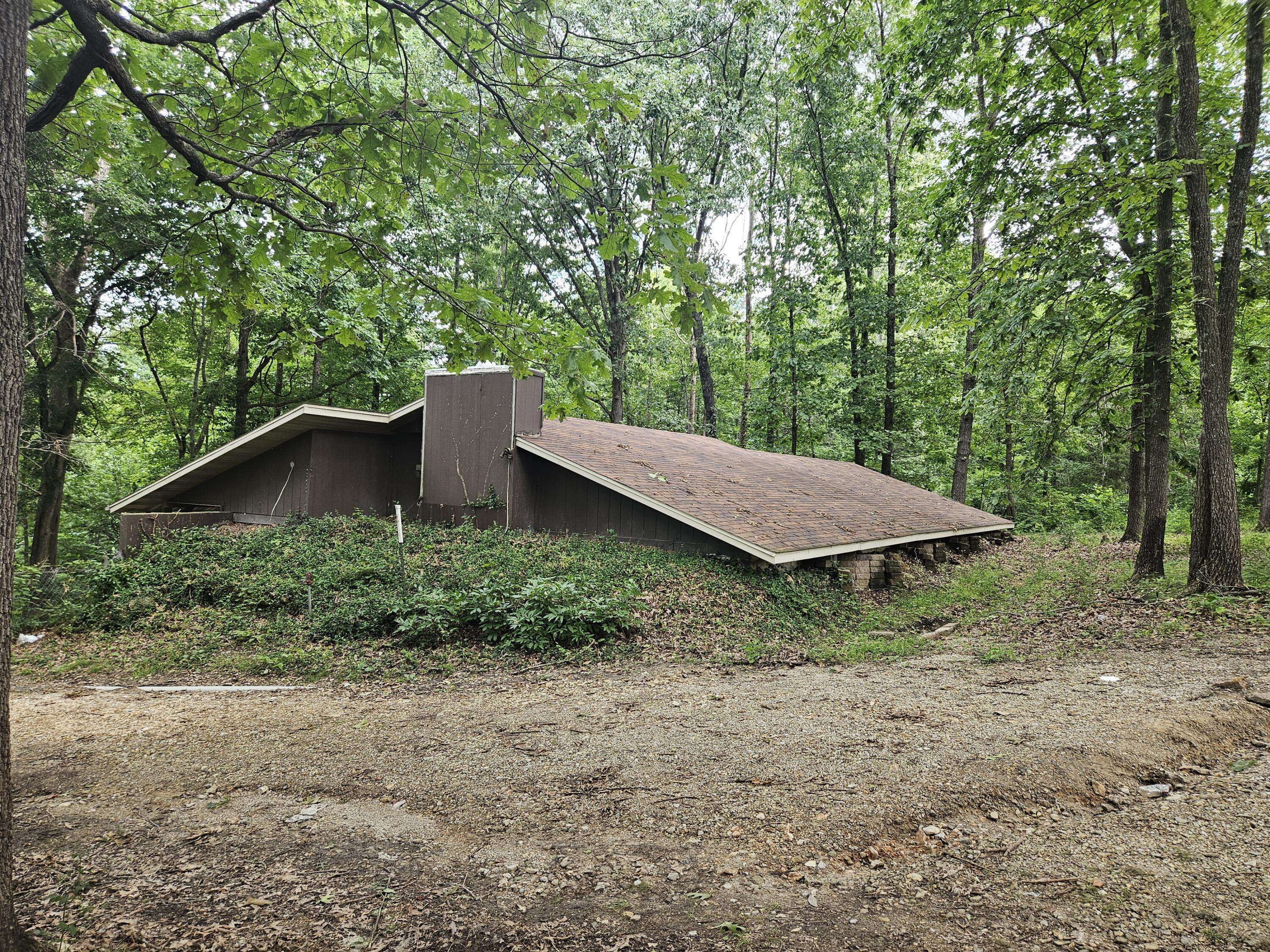 Ava, MO 65608,11281 Co Rd Y-518-A