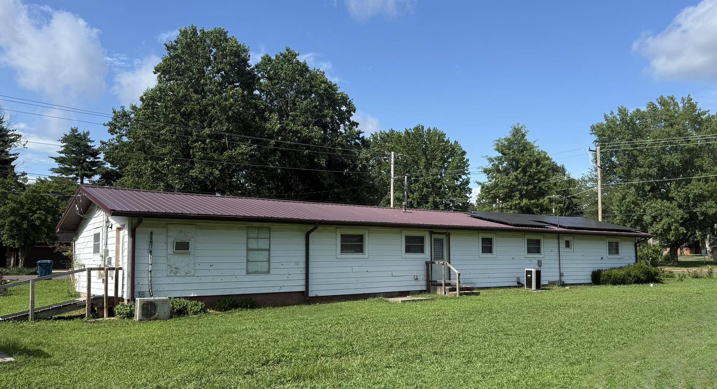 Monett, MO 65708,917 Hillcrest DR