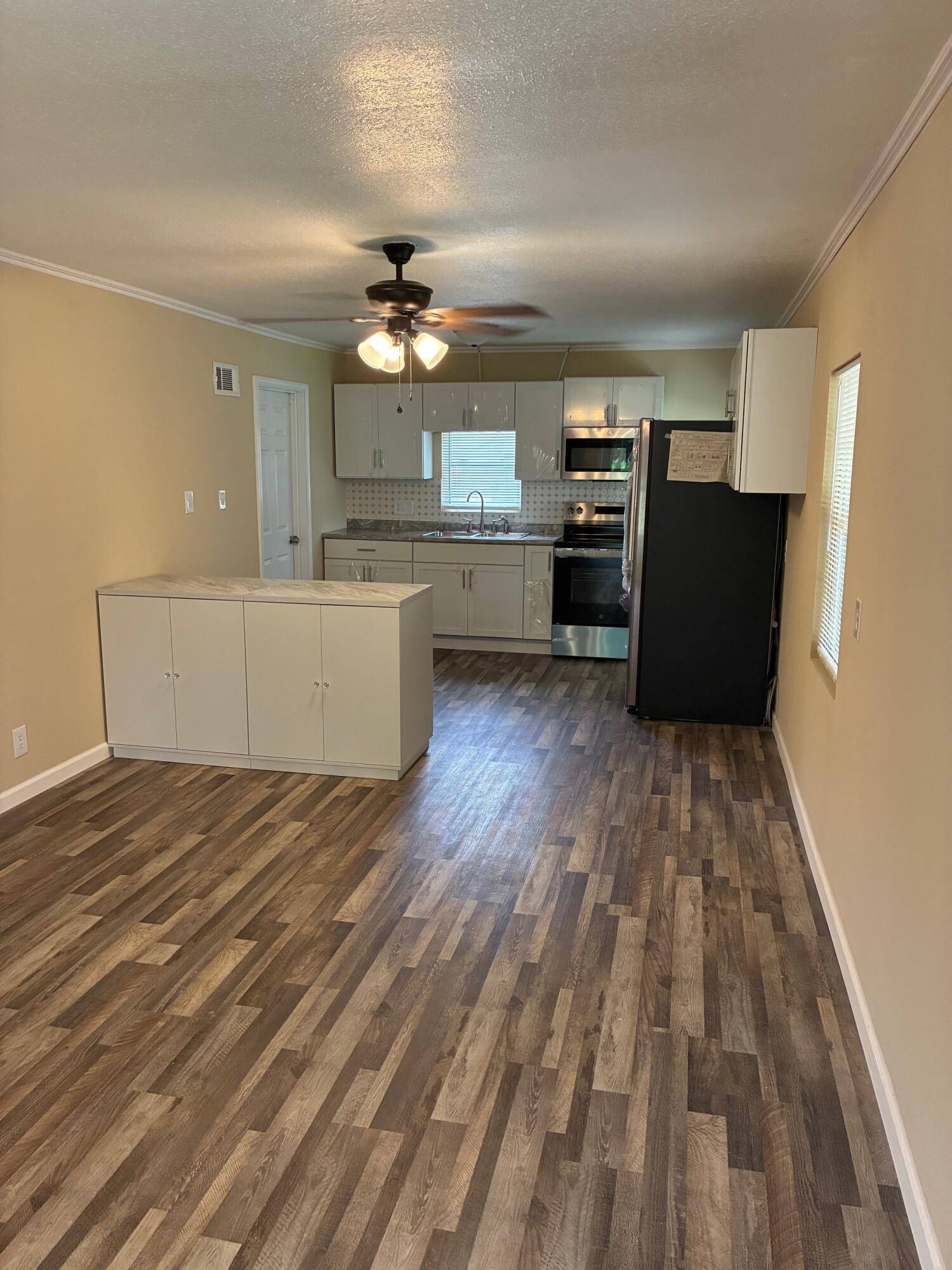 Monett, MO 65708,520 Myrtle ST