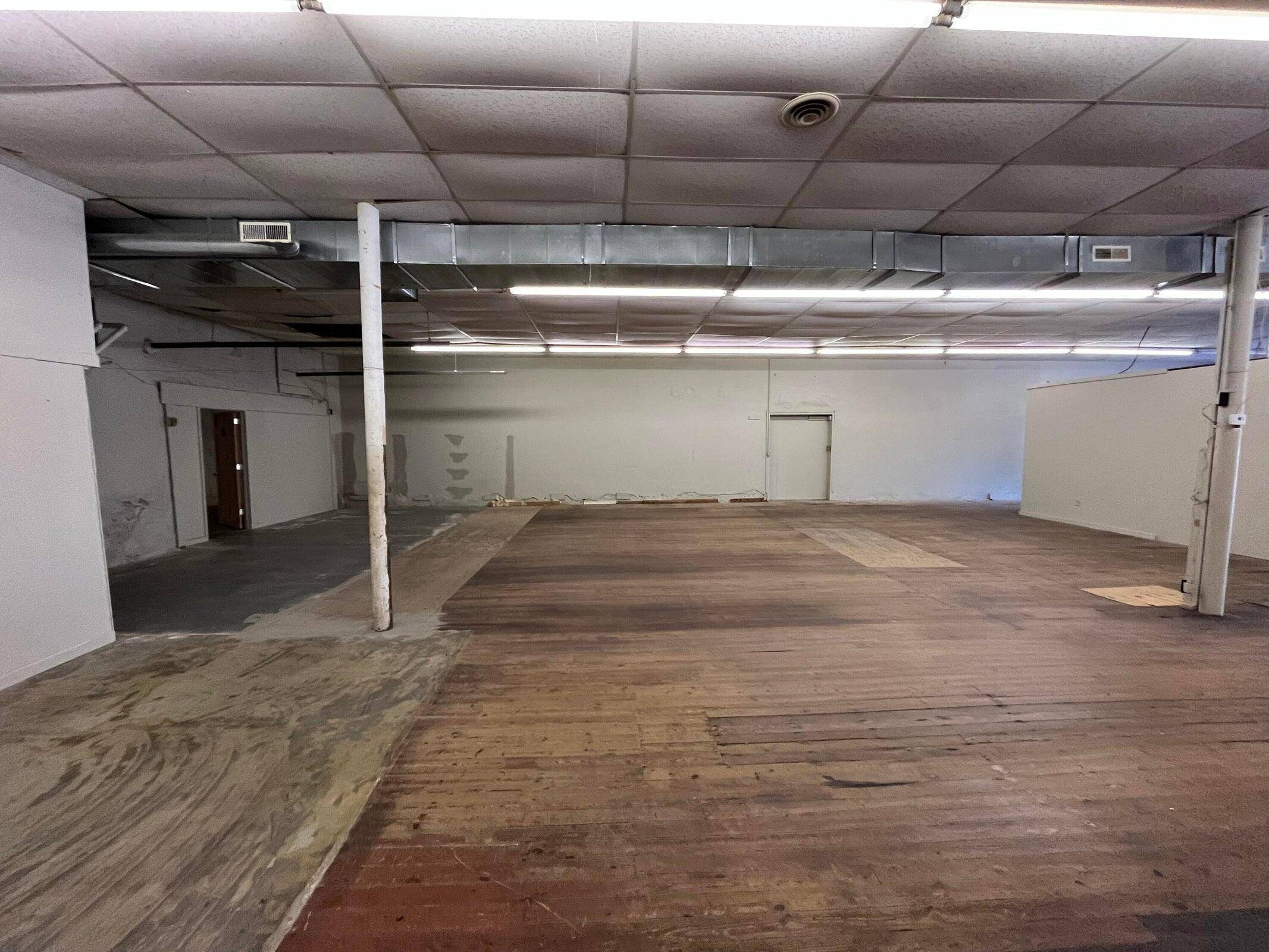 Seymour, MO 65746,223 S Commercial ST