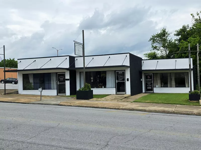 205 E Main ST, West Plains, MO 65775
