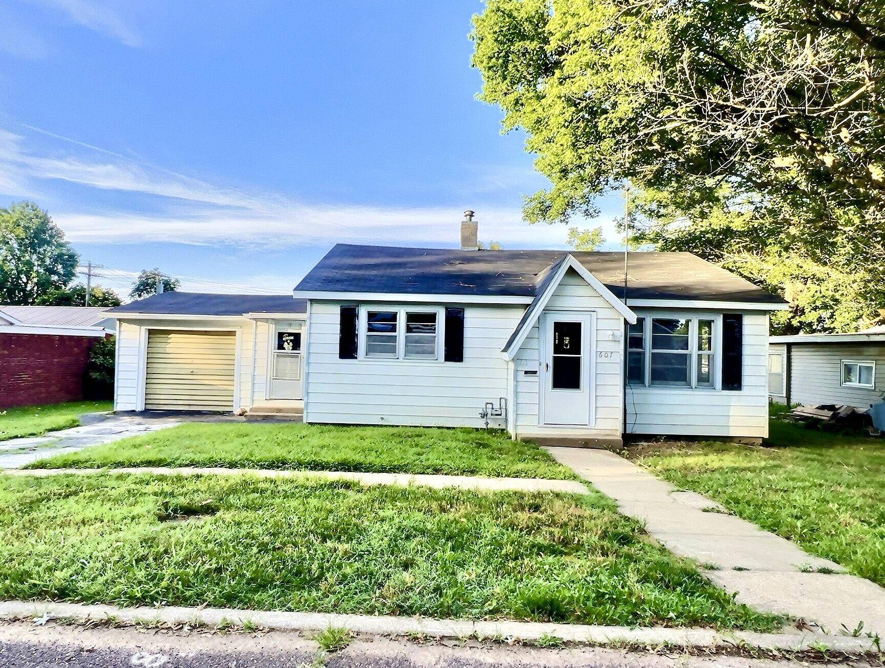 607 Pearl ST, Monett, MO 65708
