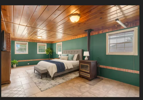 Aurora, MO 65605,421 W College ST