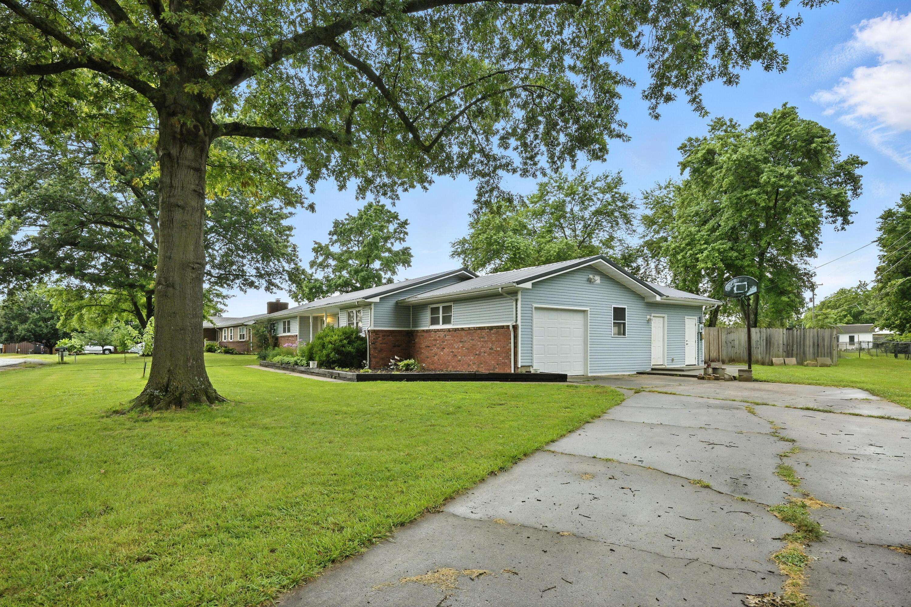 Carl Junction, MO 64834,204 N Arlington DR