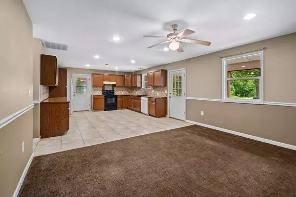 Pineville, MO 64856,587 Pine Tree DR