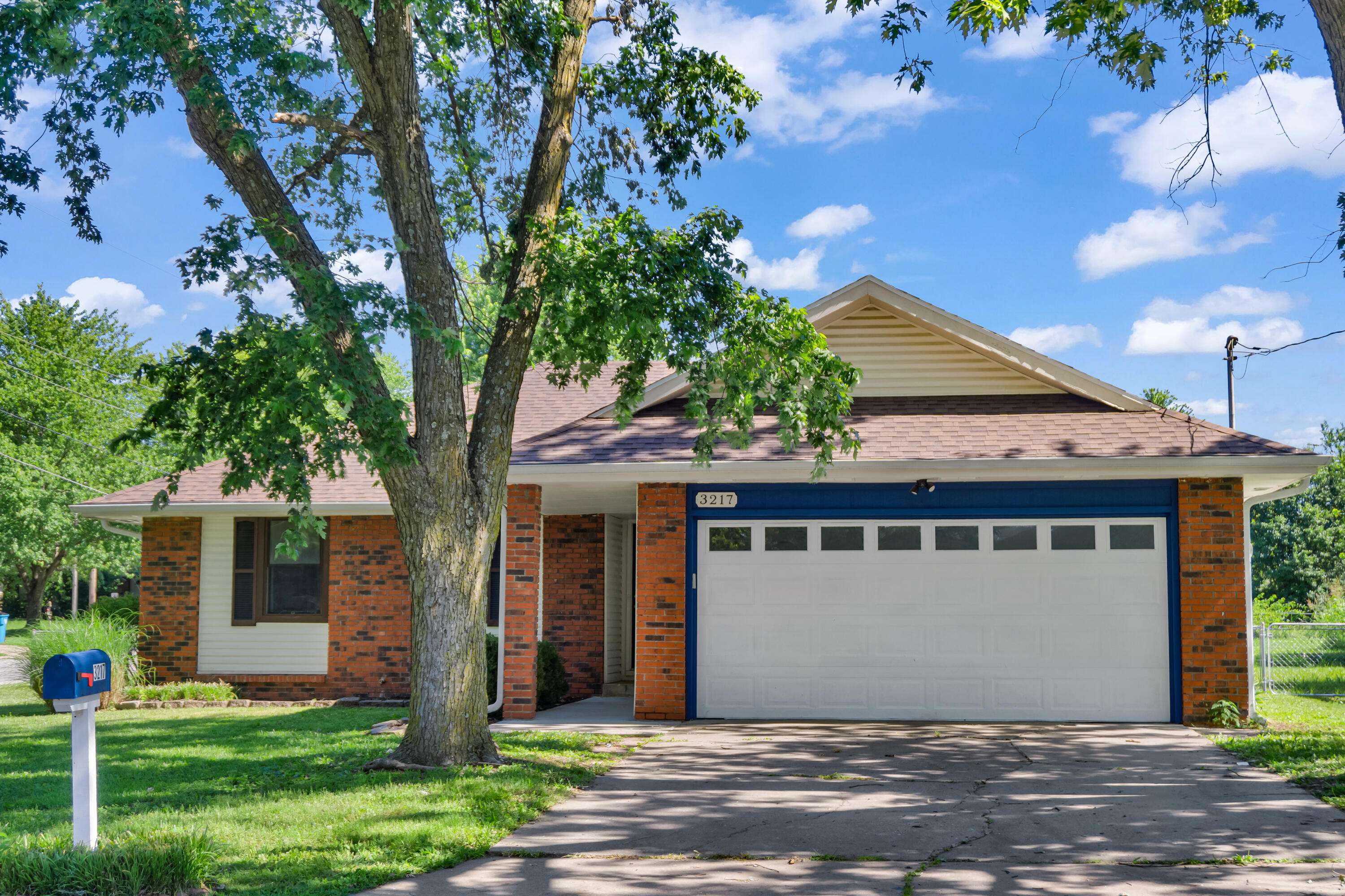 Springfield, MO 65807,3217 W Riverside ST