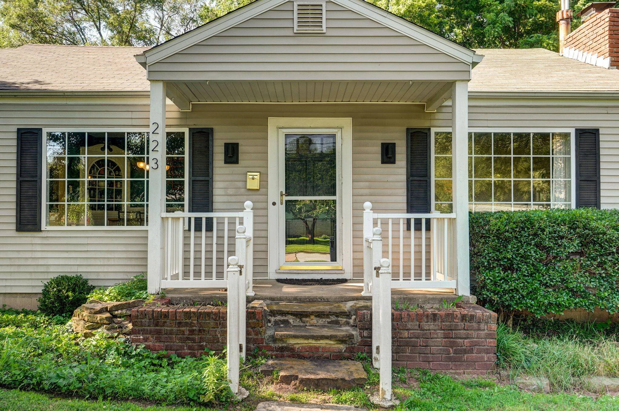 223 E Silsby ST, Springfield, MO 65807