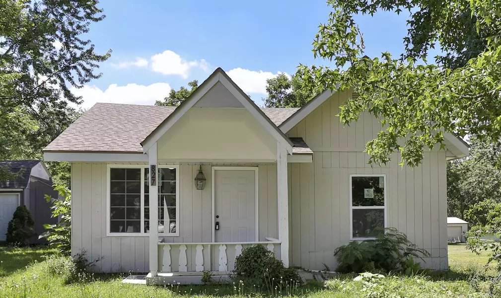 827 S Griffith AVE, Aurora, MO 65605