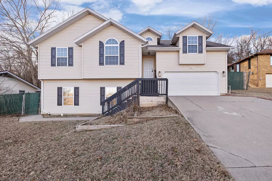 903 N 4th ST, Ozark, MO 65721