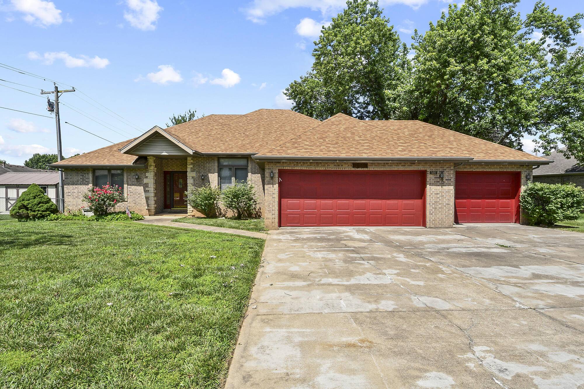 501 N Persimmon DR, Nixa, MO 65714