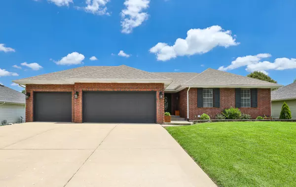209 Northgate AVE, Monett, MO 65708