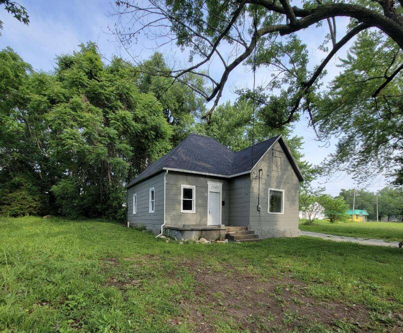 2347 N Lyon AVE, Springfield, MO 65803