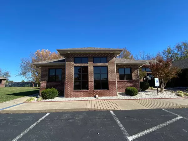 636 W Republic RD #C-104, Springfield, MO 65807