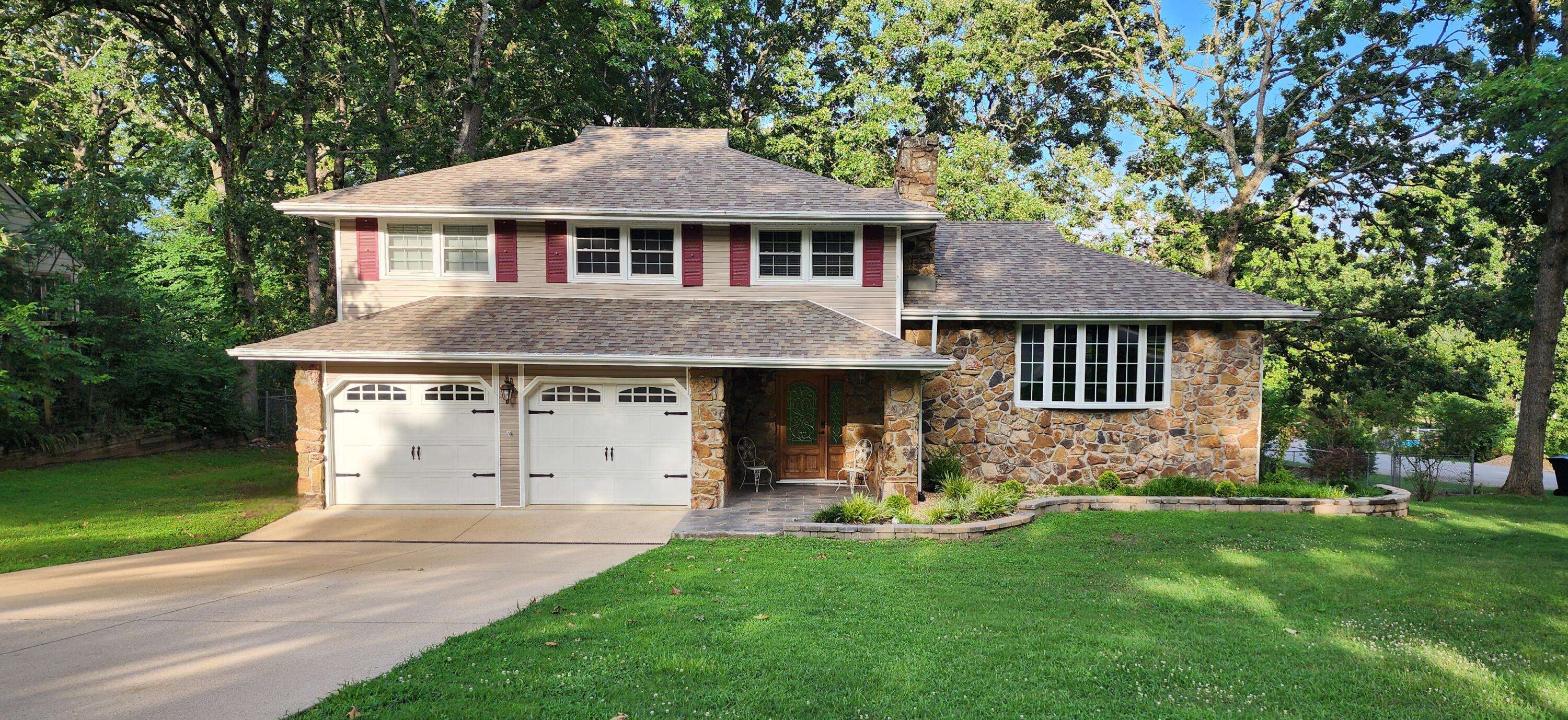1402 Stoney DR, West Plains, MO 65775