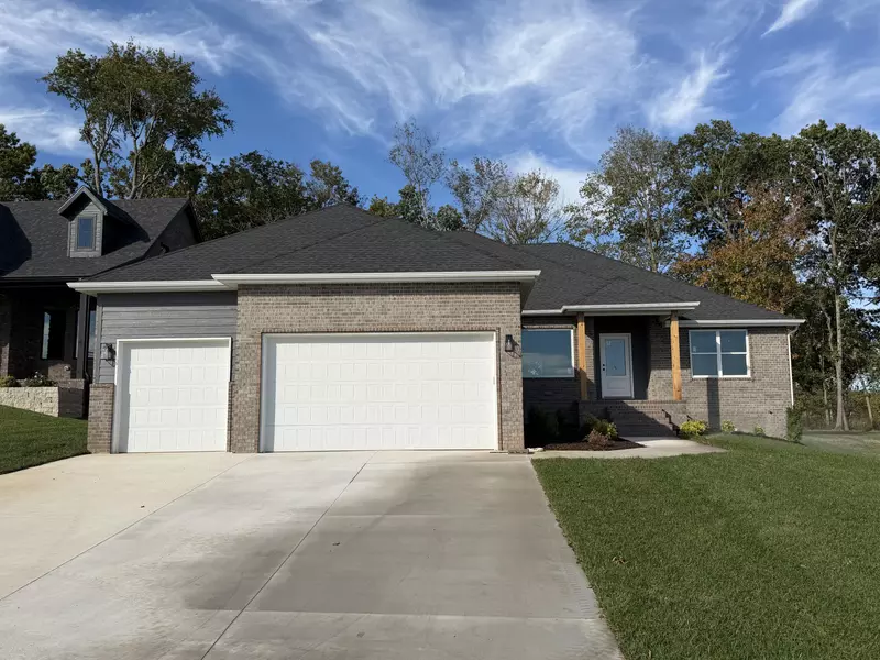 5569 E Wild Horse DR, Springfield, MO 65802